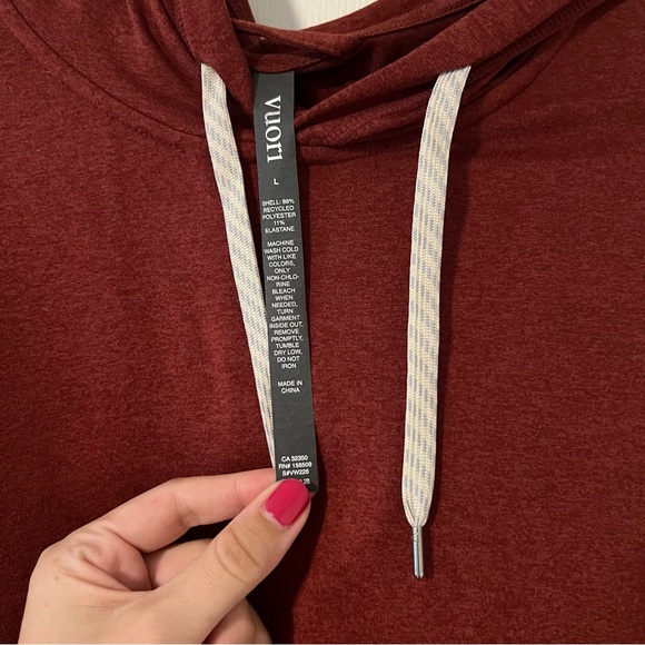 Vuori Hale Essential Hoodie in Currant Heather, Size L - Picture 5 of 7